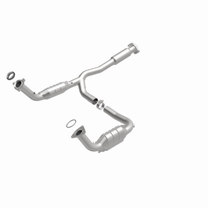 MagnaFlow Direct Fit Catalytic Converter 05-06 GMC Envoy XL Denali