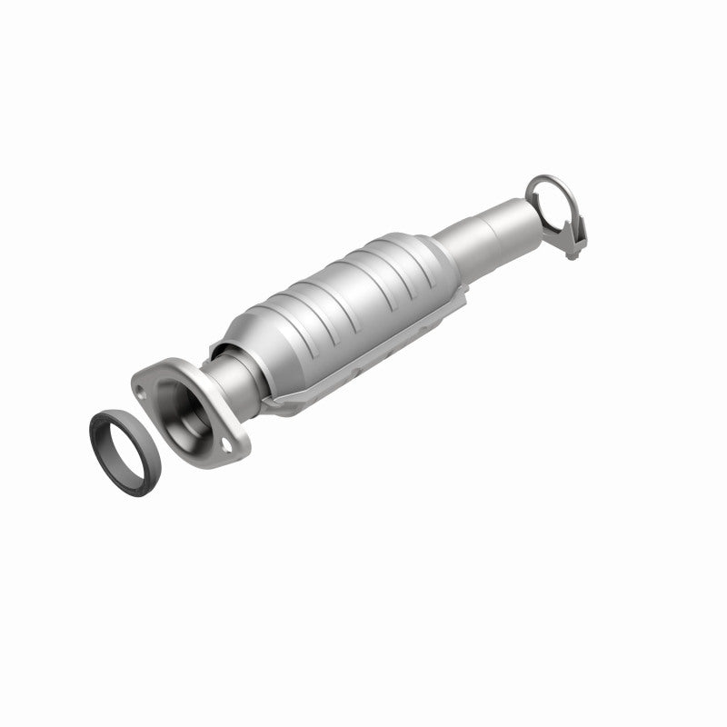 MagnaFlow Direct Fit Catalytic Converter 04-06 Toyota Sienna 3.3L AWD Rear
