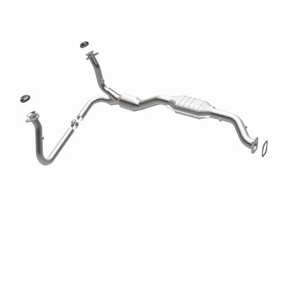 MagnaFlow Direct Fit Catalytic Converter 01-05 Chevy Blazer 4.3L 4WD