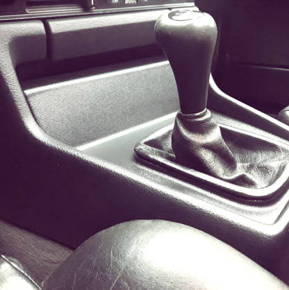 Race German -  Deluxe E34 Shifter Surround