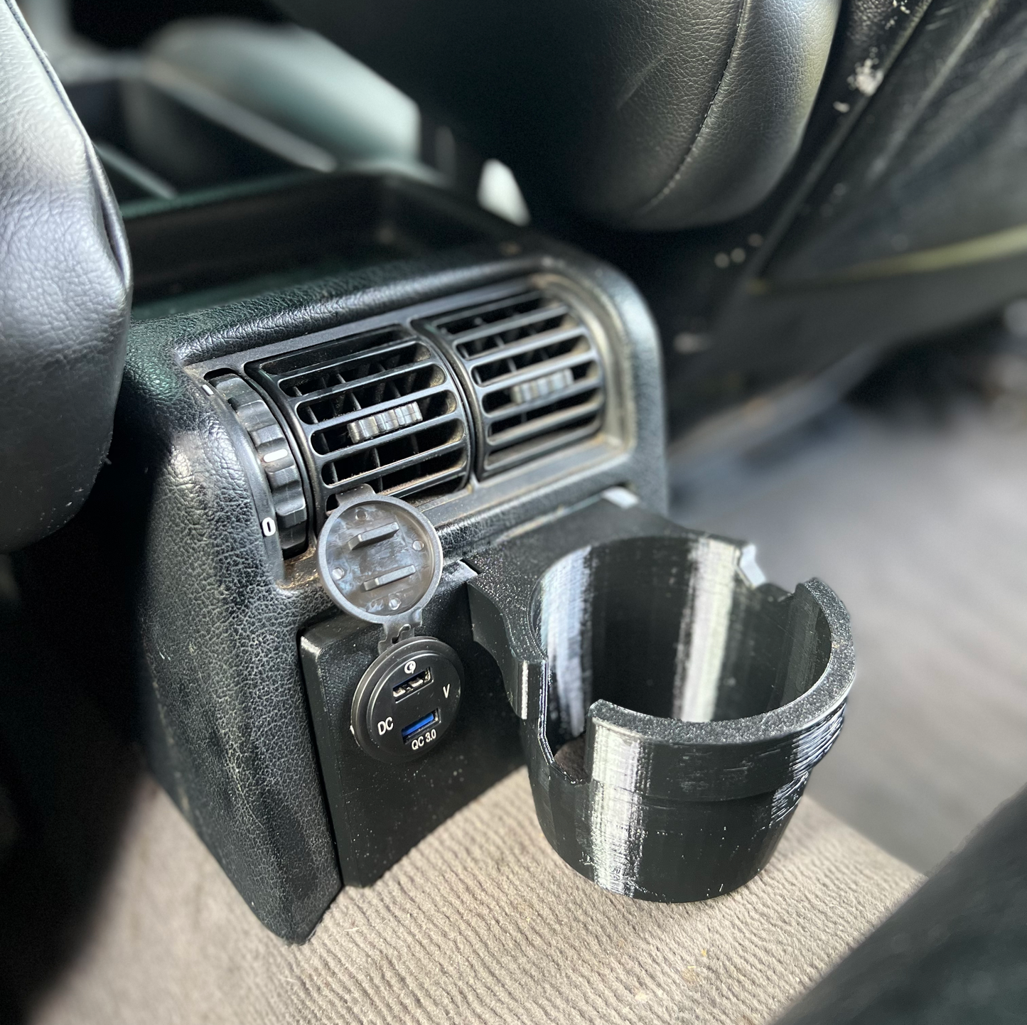 Race German -  E34 Rear Cupholder