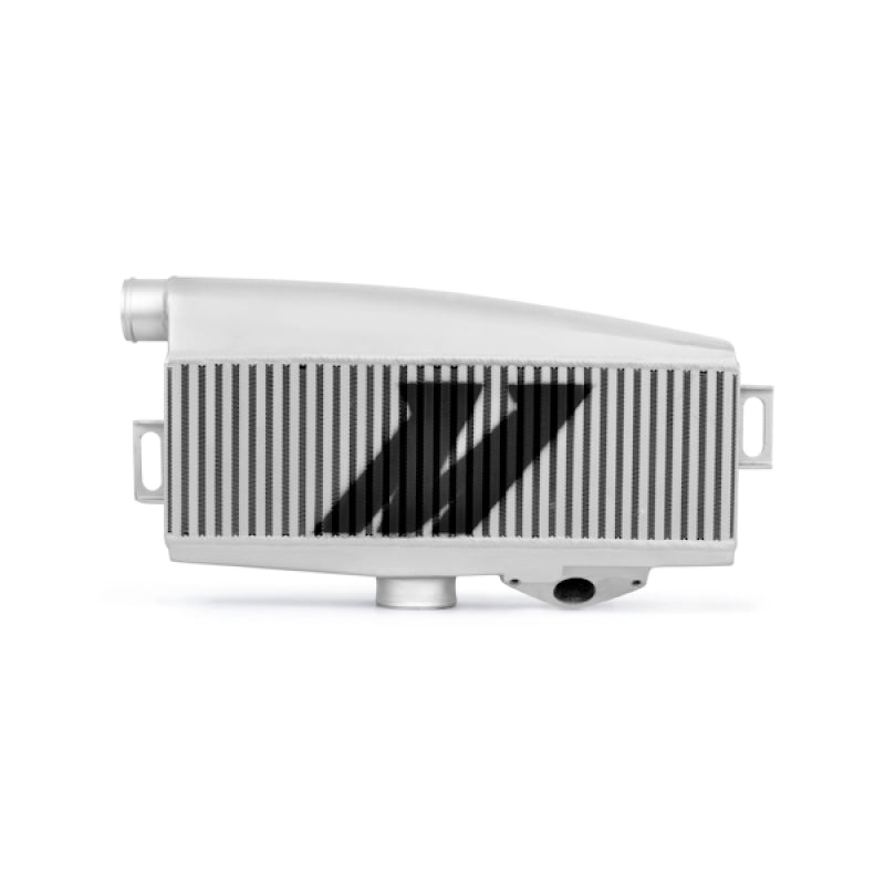 Mishimoto Subaru 02-07 WRX/04-07 STi Kit de intercooler de montaje superior - Mangueras plateadas y rojas con recubrimiento de polvo