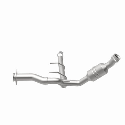 Magnaflow Conv DF 2011-2014 F-150 5.0L debajo de la carrocería