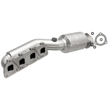 MagnaFlow Direct Fit Catalytic Converter 02-04 Volkswagen Passat 4.0L