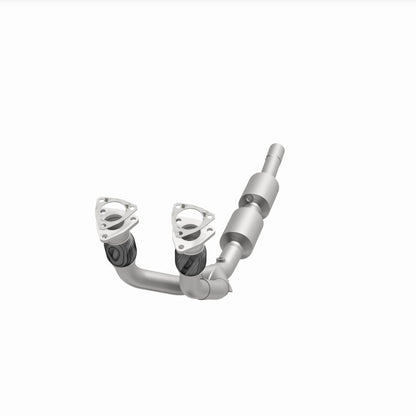 MagnaFlow Direct Fit Catalytic Converter 02-05 Golf 2.8L Underbody