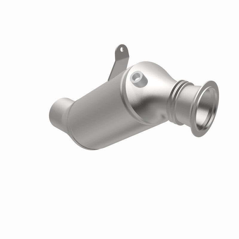 MagnaFlow Direct Fit Catalytic Converter 2015 BMW 640i/740i Underbody