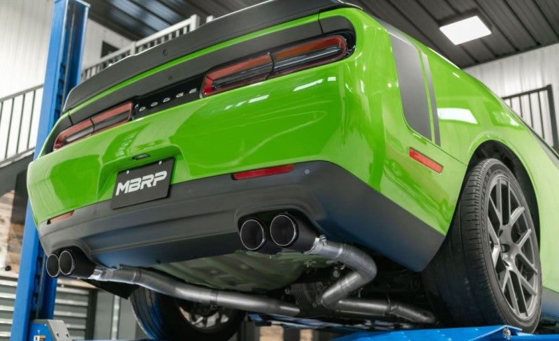 MBRP 15-Up Challenger 5.7 / 17-Up 6.2L/6.4L 3in Race Series Cat-Back con puntas cuádruples T304 Escape