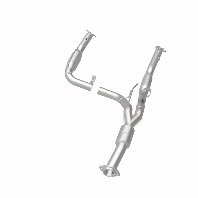MagnaFlow Direct Fit Catalytic Converter 11-13 Chev Silverado 2500 HD/3500 HD 6.0L