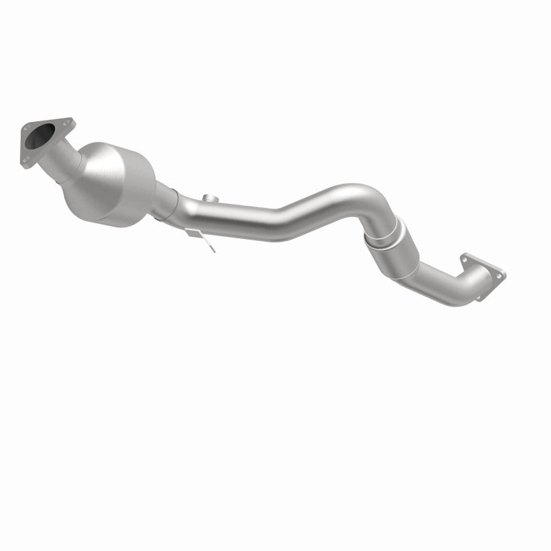 MagnaFlow Direct Fit Catalytic Converter 07 VW Touareg 3.6L Front close