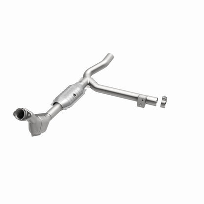 MagnaFlow Direct Fit Catalytic Converter 99-00 Ford F-150 4.2L 50S