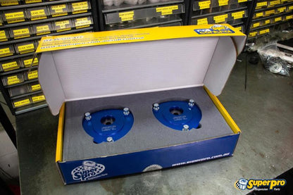 SuperPro 2015 Audi A3 Quattro Premium Dianteiro Superior Fixo Camber Offset Conjunto de Montagem do Suporte