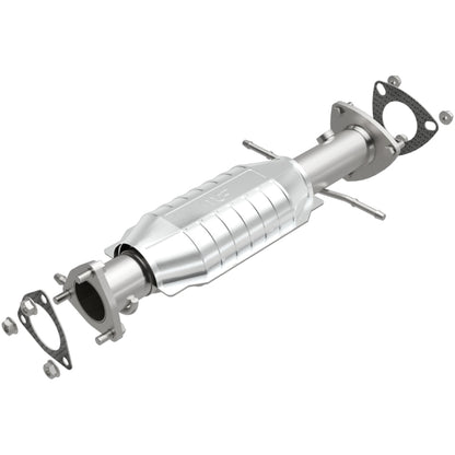 MagnaFlow Direct Fit Catalytic Converter 96-99 S10/Sanoma 4WD 4.3L