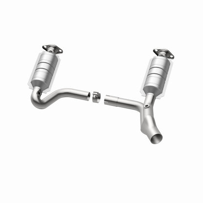 MagnaFlow Direct Fit Catalytic Converter RAIDER- 2006 8 4.7L OEM