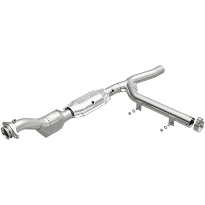 MagnaFlow Direct Fit Catalytic Converter 97-98 Ford Trucks 4.6L