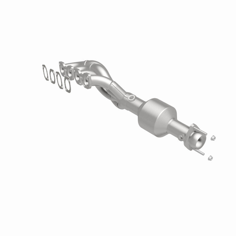 MagnaFlow Direct Fit Catalytic Converter 04-05 BMW 545I 4.4L P/S