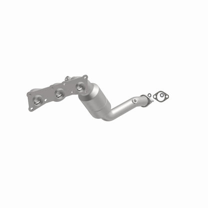 MagnaFlow Direct Fit Catalytic Converter 2008-2010 BMW 528i/528i xDrive 3.0L Underbody