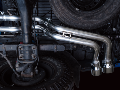 AWE 16-22 Toyota Tacoma 0FG Catback Escape con BashGuard - Puntas plateadas cromadas dobles
