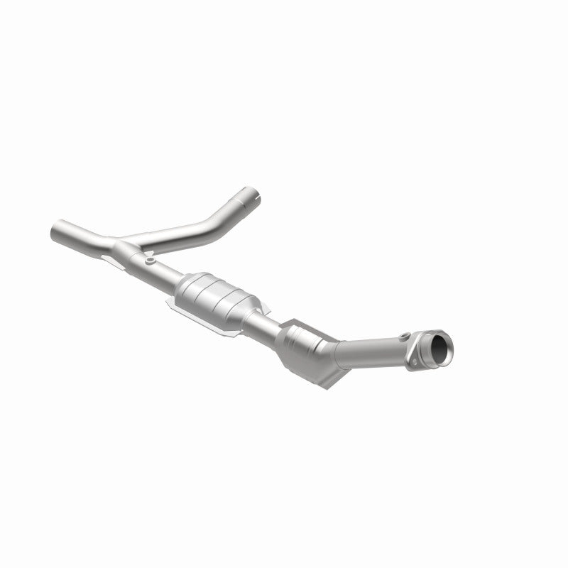 MagnaFlow Direct Fit Catalytic Converter 00-04 Ford E150 4.6L P/S