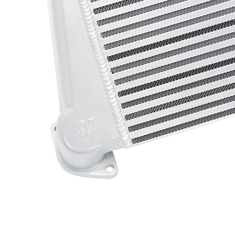 Mishimoto 08-14 Subaru WRX Kit de intercooler de montaje superior - Mangueras plateadas y azules con recubrimiento de polvo