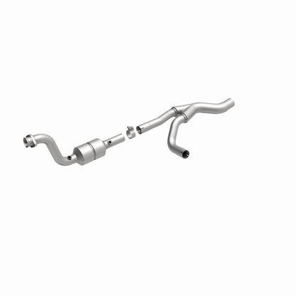 MagnaFlow Direct Fit Catalytic Converter 04-06 Dodge Durango 5.7L Passenger Side