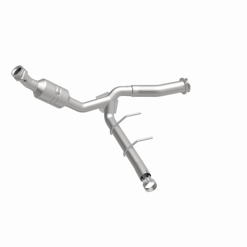 Magnaflow Conv DF 2011-2014 F-150 5.0L debajo de la carrocería