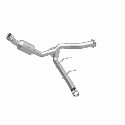 Magnaflow Conv DF 2011-2014 F-150 5.0L debajo de la carrocería