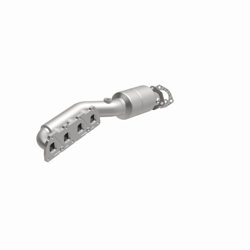 MagnaFlow Direct Fit Catalytic Converter 02-04 Volkswagen Passat 4.0L