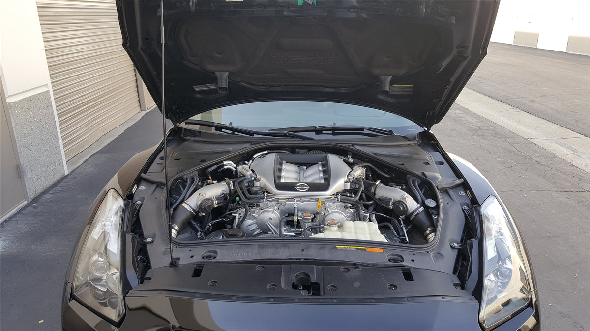 P2M - AMORTIGUADOR DE CAPÓ DE MOTOR SERIE NEGRA NISSAN R35 GTR (P2-BHDR35-TP)