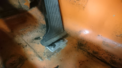 SRS-Concept - E30 Gas pedal floor mounting bracket (2 Holes Bolt-on) (43559)