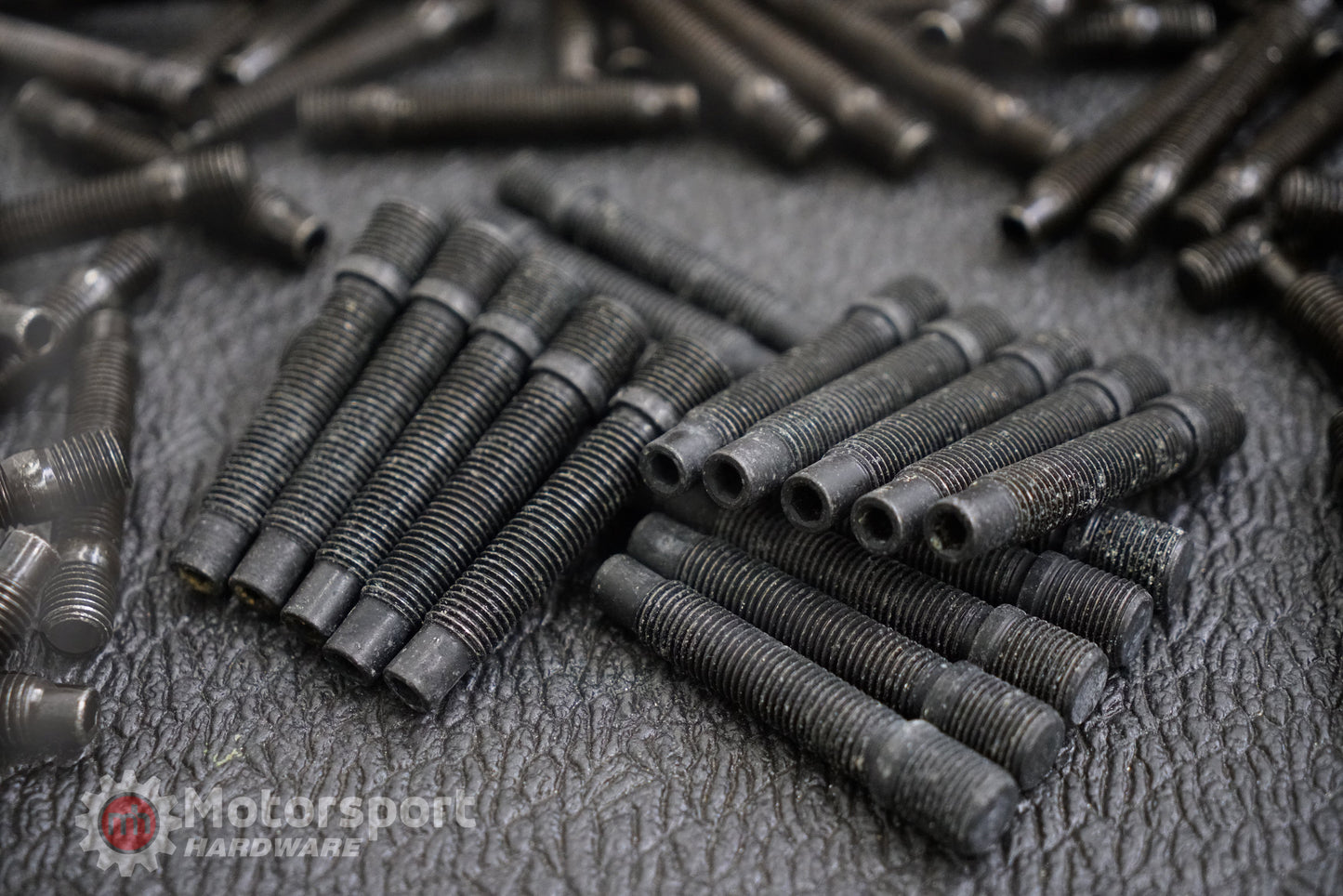 Motorsport Hardware - *ADAPTADOR / PERNO DE CONVERSIÓN 14×1.25-12×1.5* 78mm Black Bullet Nose Stud Kit
