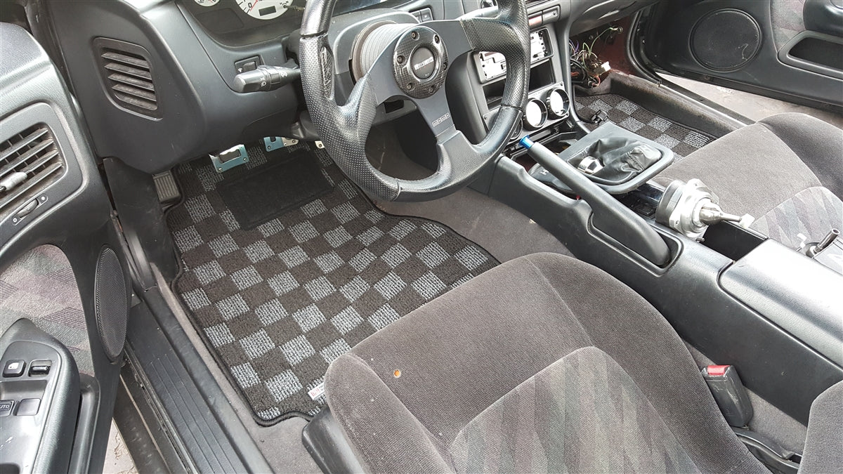 P2M Checkered Flag Front Carpet Floor Mats Set for Chevrolet C5