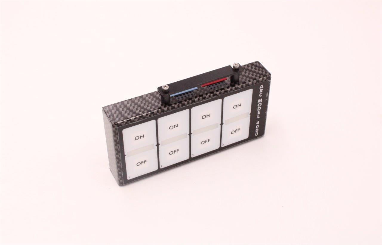 Auto Rod Controls - Módulo de control de 4 interruptores en el tablero Acabado de fibra de carbono (4003D)