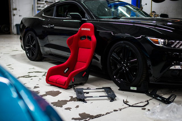 Planted Seat Bracket - FORD MUSTANG (2015+)