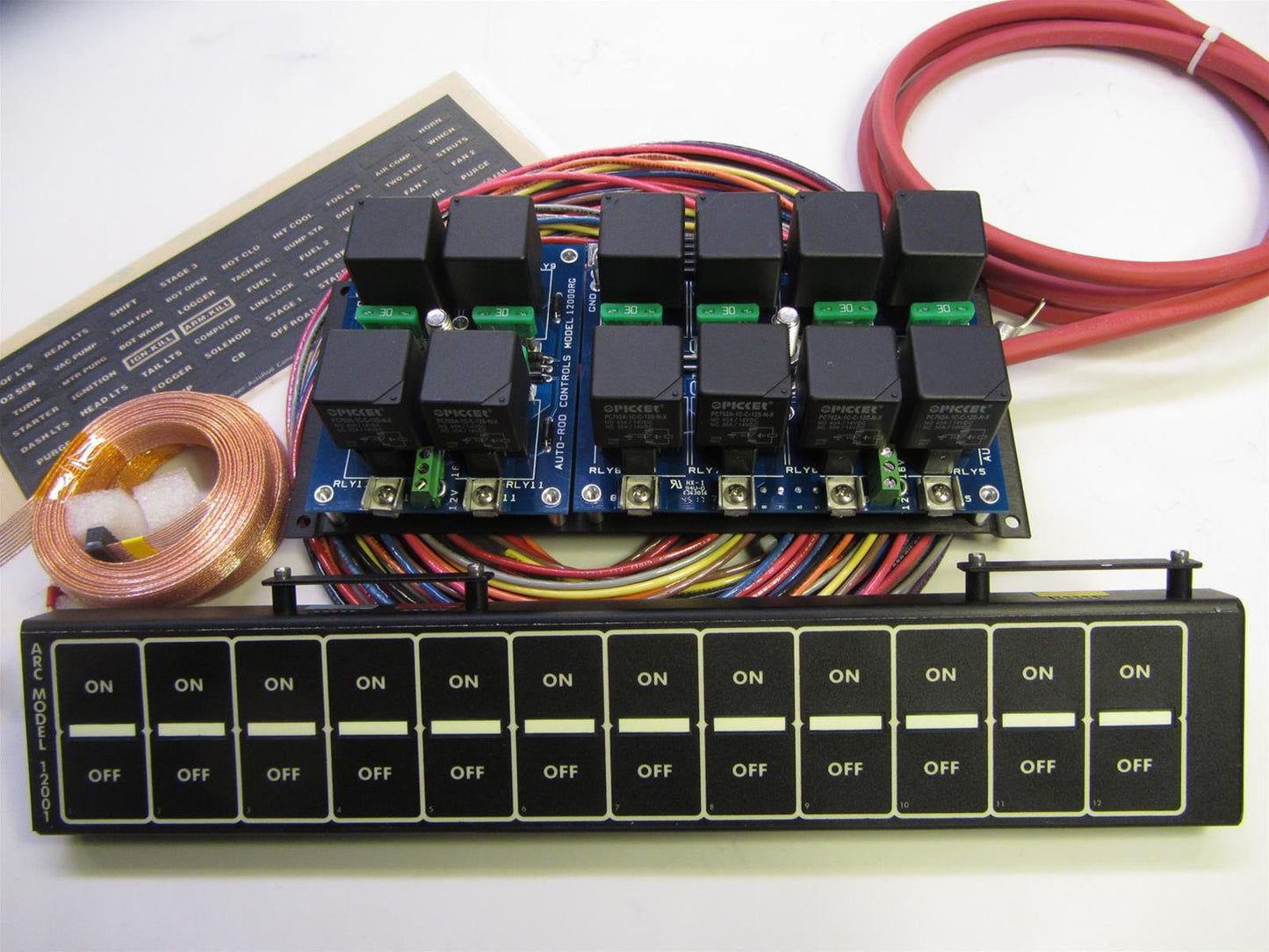 Controles automáticos de varillas: sistema Pro Mod de 12 interruptores con botón de apagado iluminado, montaje de barra antivuelco, placa frontal negra (12001 RPM)