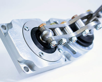 Sikky Manufacturing - TR6060 Palanca de cambios de tiro corto para reubicación de 4″ (SM-SH-6060-4)