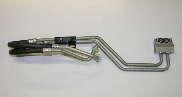 DeWitts - Líneas de aceite de motor C6 LS con derivación 