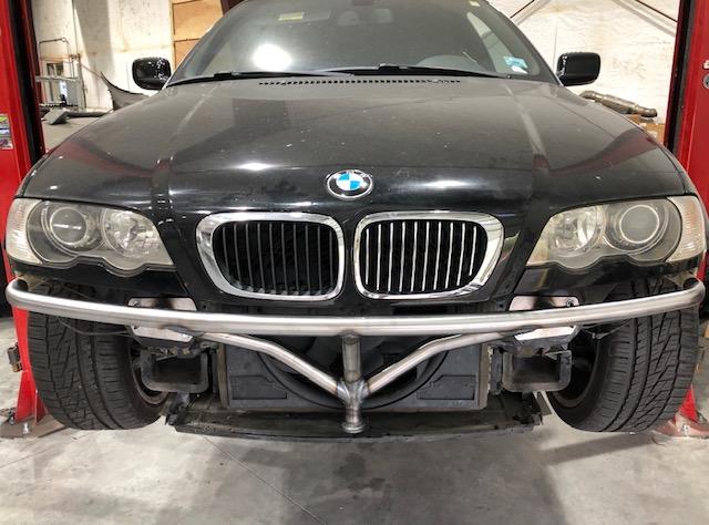 True Focus Fabrication - BMW E46 - BARRA DE PROTECCIÓN DELANTERA ESTÁNDAR