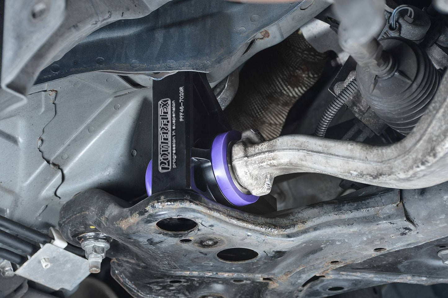 Powerflex USA - Nissan GT-R Frontal Inferior Braço de Controle Traseiro Bucha Antielevação e Caster Offset 