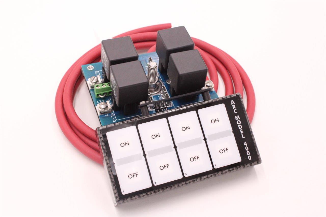 Auto Rod Controls - Módulo de control de 4 interruptores en el tablero Acabado de fibra de carbono (4003D)