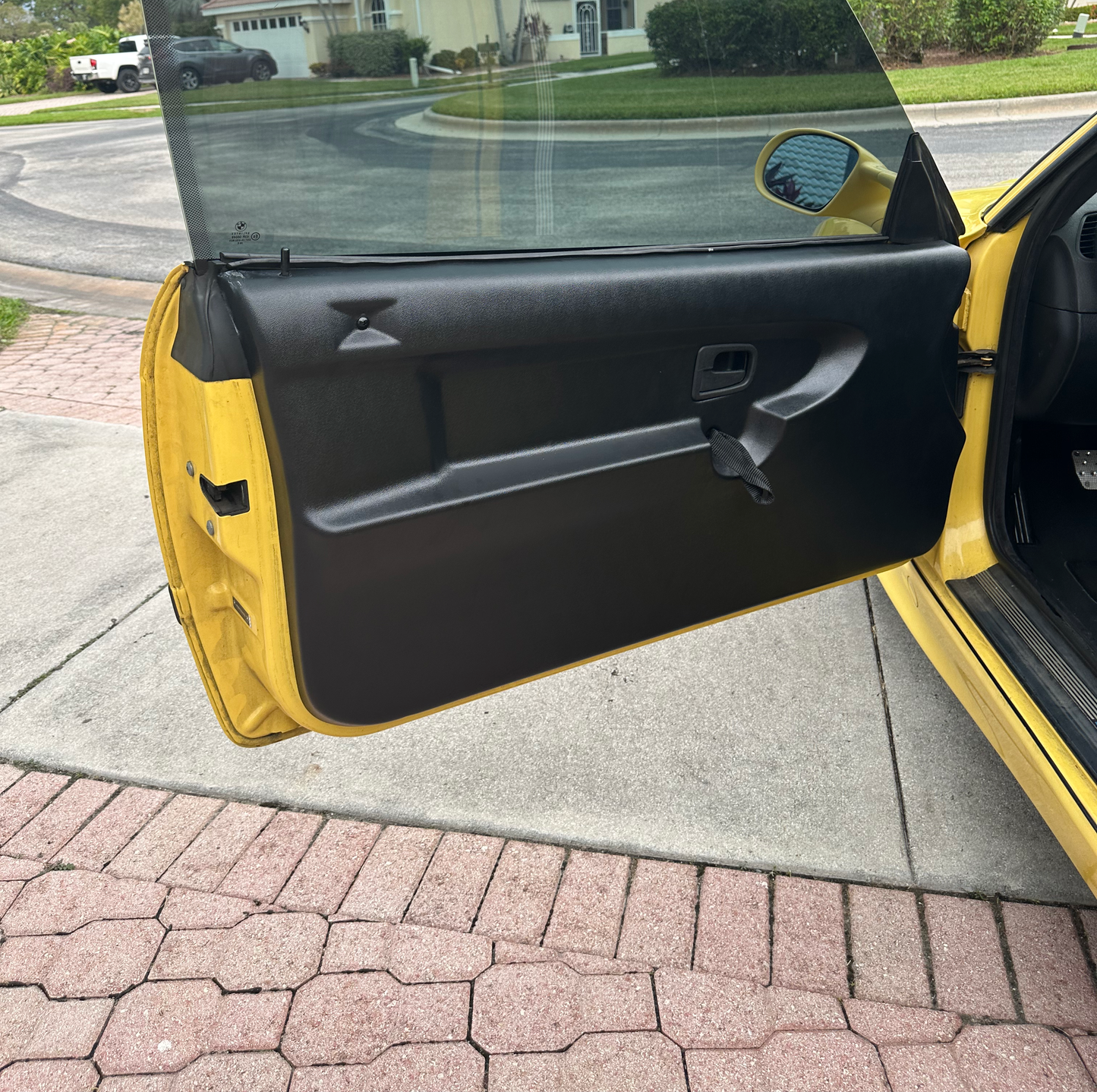 Race German -  BMW E36 Coupe Door Card Panel Replacement