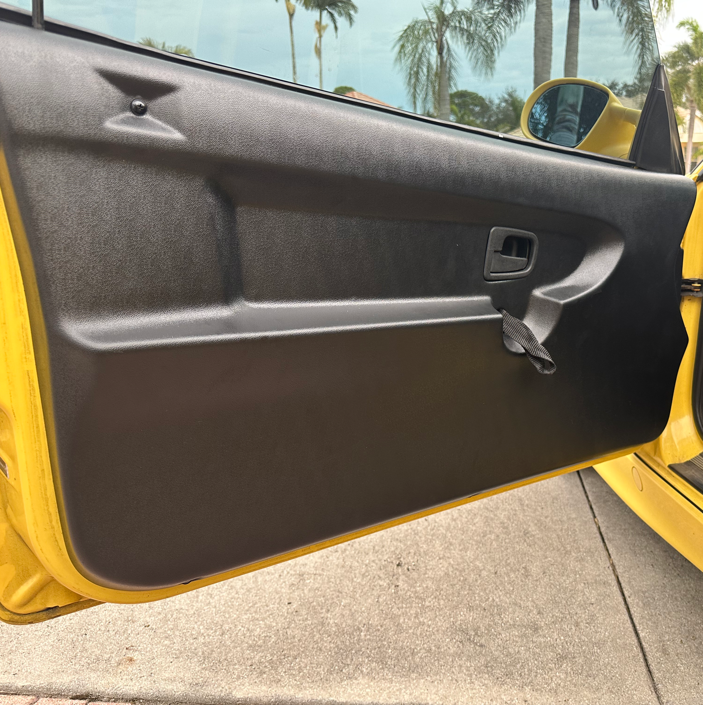 Race German -  BMW E36 Coupe Door Card Panel Replacement